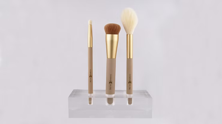 The Essential Guide to Makeup Brushes for Professional Artists